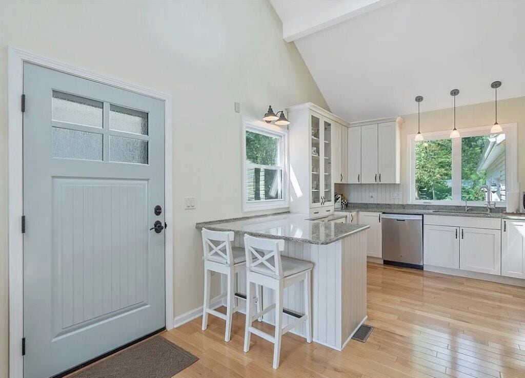 Micro-ondes, four, plaque de cuisson, lave-vaisselle