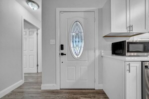 Interior - Modern Getaway • Close to Disney (Orlando)