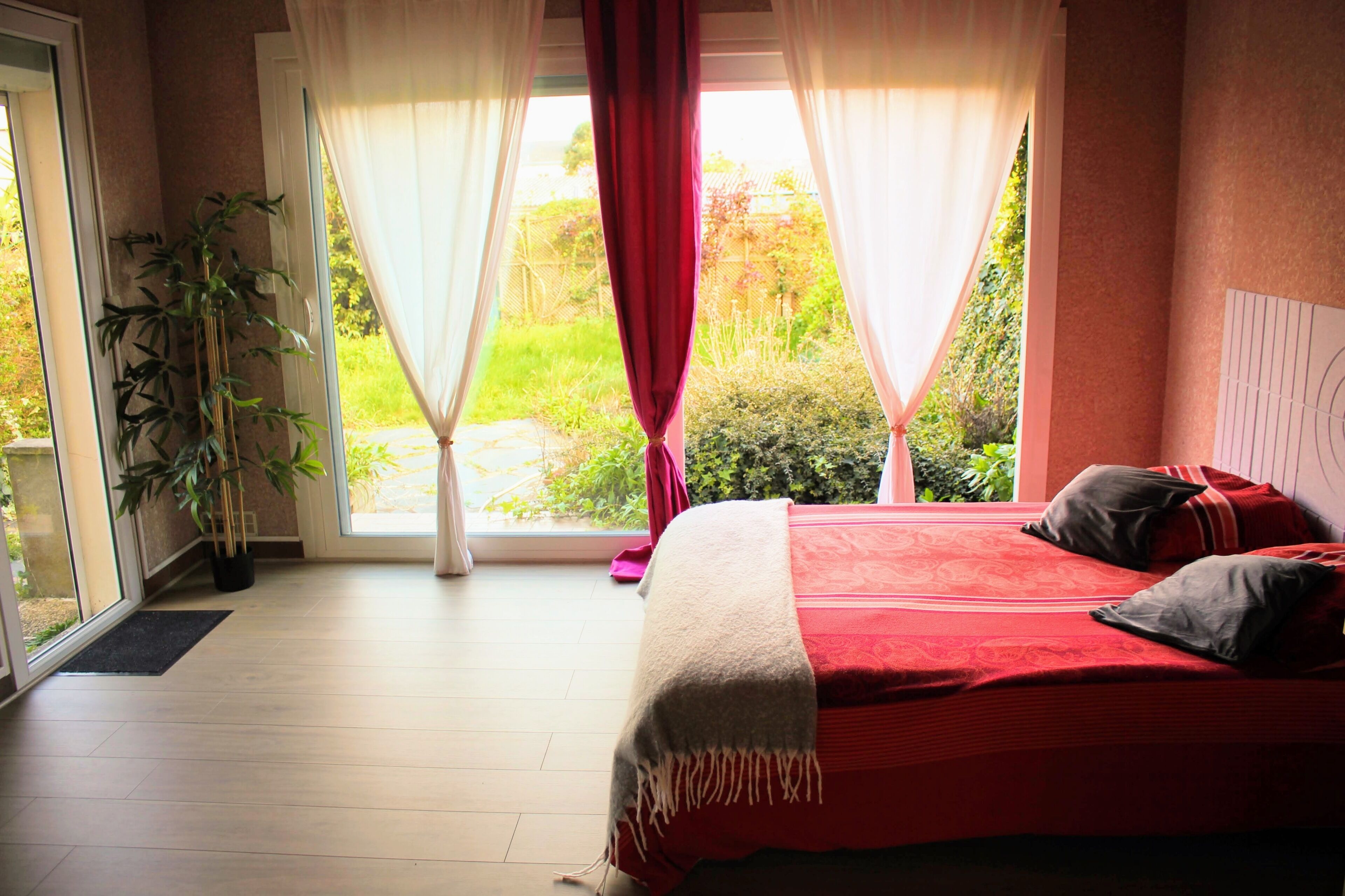 1 chambre, bureau, accès au Wi-Fi (inclus), literie fournie