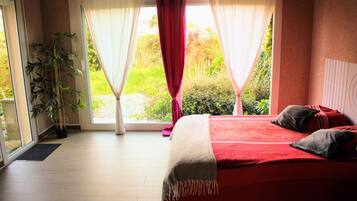 1 chambre, bureau, accès au Wi-Fi (inclus), literie fournie