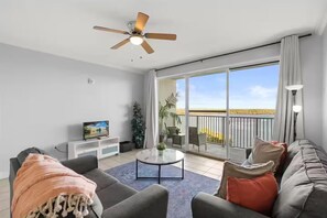 Unclassified image, 4 of 40, button