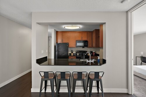 Downtown Skyview - 16th fl - Parking - Pool - Gym