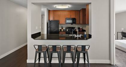 Downtown Skyview - 16th fl - Parking - Pool - Gym