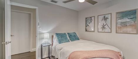 3 bedrooms, iron/ironing board, WiFi, bed sheets