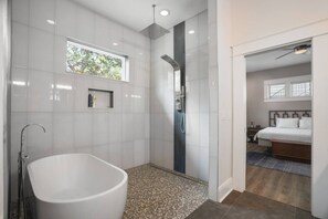 Hair dryer - Modern Poolside Retreat & Cozy Escape (Tampa)
