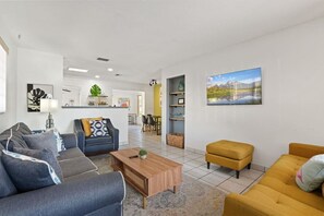 TV - Cozy & Charming | Family Ready | Ace Location (Tampa)