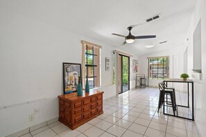 Interior - Cozy & Charming | Family Ready | Ace Location (Tampa)