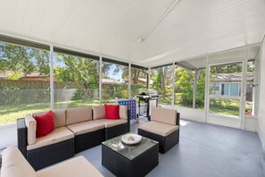 Terrace/patio - King-Style Retreat · 4 BR · Family Friendly (Tampa)