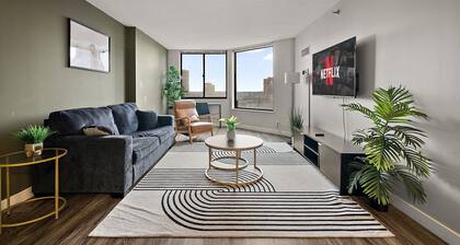 Downtown Skyview - 25th fl - Parking - Pool - Gym