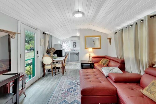 Sunny Haven | Bright & Cozy