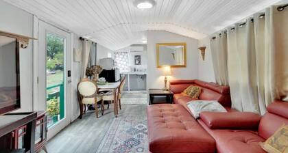 Sunny Haven | Bright & Cozy