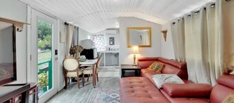 Sunny Haven | Bright & Cozy