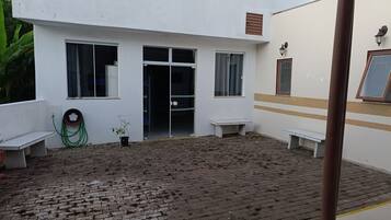 Standard Twin Room | Terrace/patio