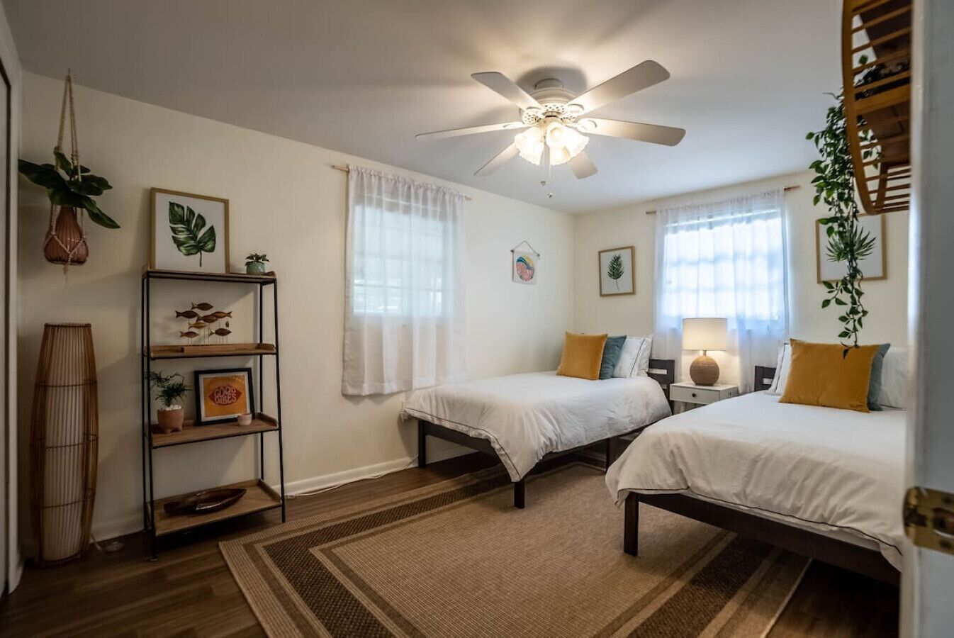 Iron/ironing board, travel cot, WiFi, bed sheets