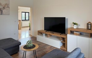 Smart TV - Awesome apartment in Krnica with WiFi (Krnica)