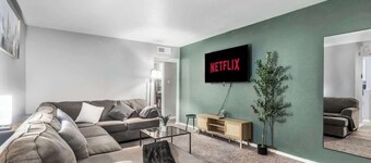 Arlington | 3 Min Walk to ATT | 3BR | Free Parking