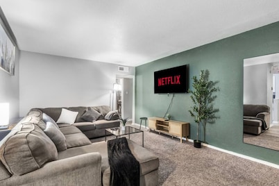 Arlington 3BR | AT&T, Globe Life, 6 Flags, Parking