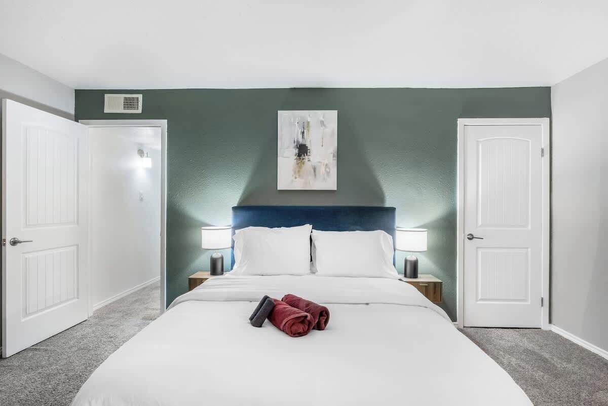 3 bedrooms, desk, iron/ironing board, WiFi