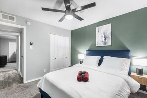 3 bedrooms, desk, iron/ironing board, WiFi