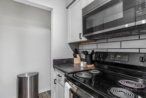 Fridge, microwave, oven, stovetop - 3 Min Walk to AT&T | 3BR | Parking + Pets + Gym (Arlington)