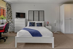 1 habitación, escritorio, tabla de planchar con plancha y wifi gratis 