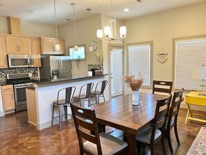 Frigorifero, microonde, forno, lavastoviglie