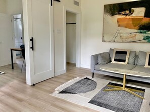 Living area - Casita Calma. Walk to Coffee & Tacos & Explore ATX (Austin)