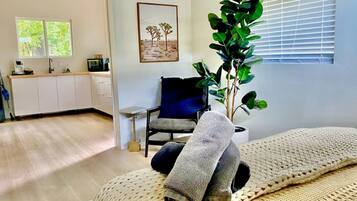 Bügeleisen/Bügelbrett, WLAN, Bettwäsche