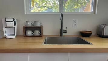 Wasserkocher mit Kaffee-/Teezubehör, Toaster