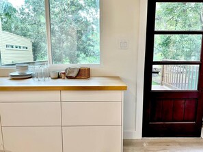 Interior - Casita Calma. Walk to Coffee & Tacos & Explore ATX (Austin)