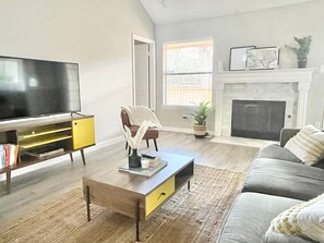 Unclassified image, 2 of 41, button - The Lovely. Perfect ATX Family Getaway (Austin)