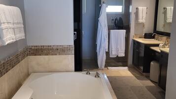 Towels, soap, shampoo, toilet paper