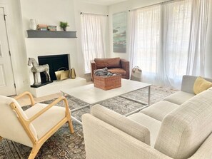 TV - The Westerly . Bee Caves . Sweet Comfort (West Lake Hills)