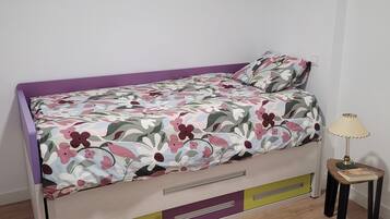 2 bedrooms, bed sheets