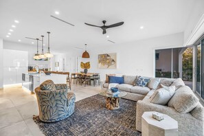 TV, fireplace, offices