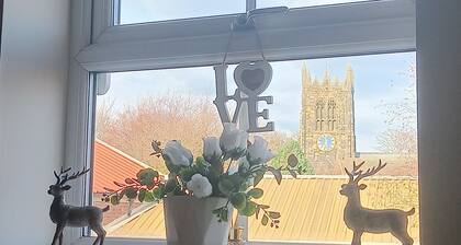 Beautiful Modern 2 Bed 2 Story Apartment in North Yorkshire Town Centre