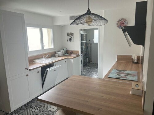 Modern villa with air conditioning, swimming pool, garden