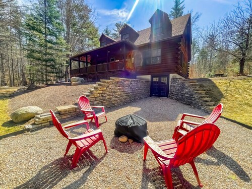 Log Cabin w/ Wraparound Porch & Scenic Train Views