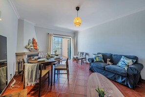 Smart TV, fireplace, books - Sao Rafael villa Rosal with pool (Albufeira)