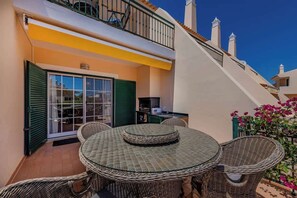 Outdoor dining - Sao Rafael villa Rosal with pool (Albufeira)