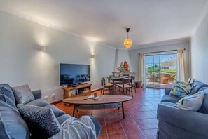 Smart TV, fireplace, books - Sao Rafael villa Rosal with pool (Albufeira)