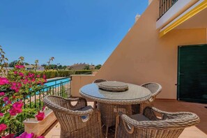 Outdoor dining - Sao Rafael villa Rosal with pool (Albufeira)