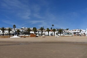Sun-loungers, beach towels - Bela Vista Exclusive Private Villa in Praia da Luz (Luz)