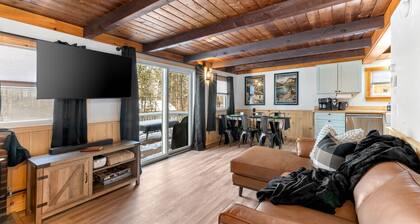 Hot Tub,King Bed,Dogs w/Pequawket Beach Access!