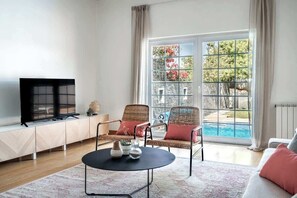 Smart TV, fireplace, books, offices - Villa in Azeitao wPool and Garden (São Simão)