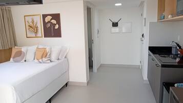 Estúdio básico | Cortinas blackout, ferros/tábuas de passar roupa, Wi-Fi de cortesia