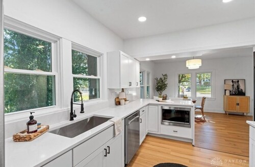 UPDATED Spacious 5-bedroom house in marvelous Miamisburg