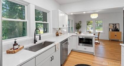 UPDATED Spacious 5-bedroom house in marvelous Miamisburg