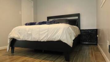 2 habitaciones, tabla de planchar con plancha, wifi y ropa de cama