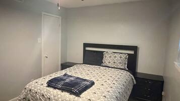 2 habitaciones, tabla de planchar con plancha, wifi y ropa de cama